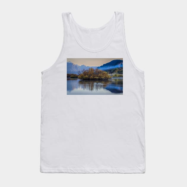 Serene Swan: A Majestic Sight in Glenorchy Tank Top by Rexel99